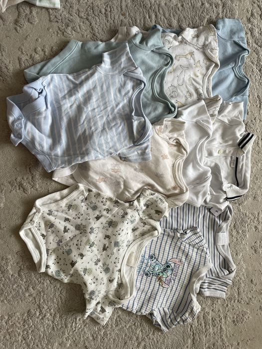 Lot haine bebe 0-3 luni , aproximativ 60 de articole