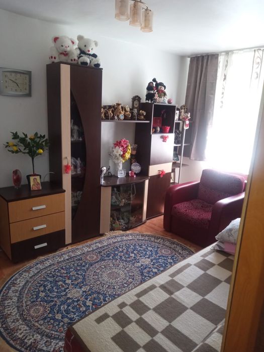 Vand apartament 4 camere