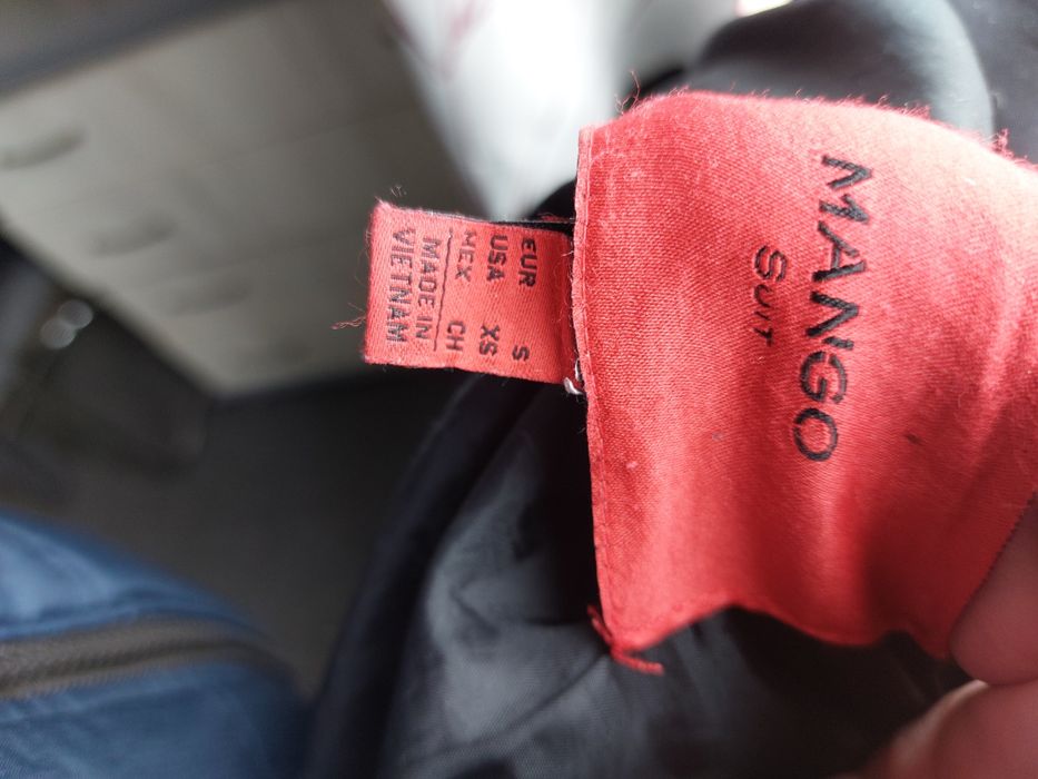 Зимно яке Mango.