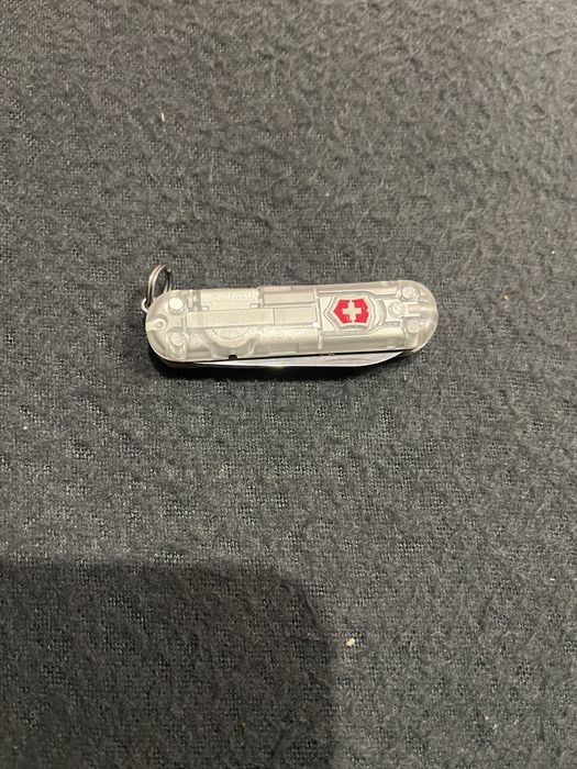 Нож Victorinox Signature Lite