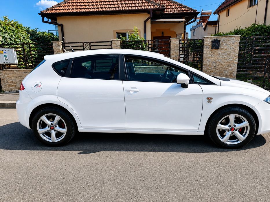 SEAT Leon 2011 — imagine 4