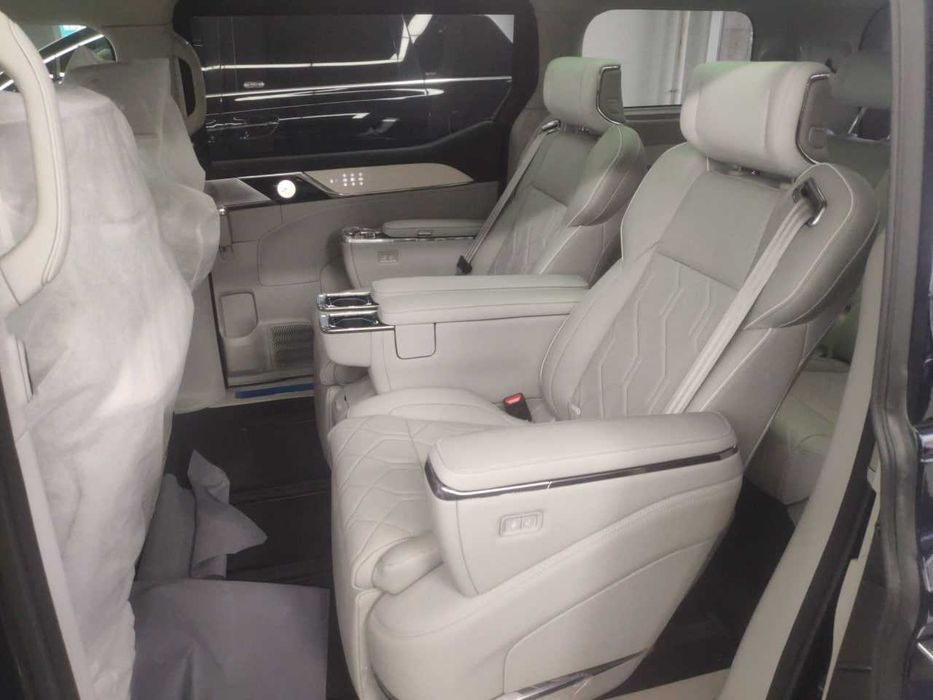 Volvo EM90 2025 Ultra Six-Seater