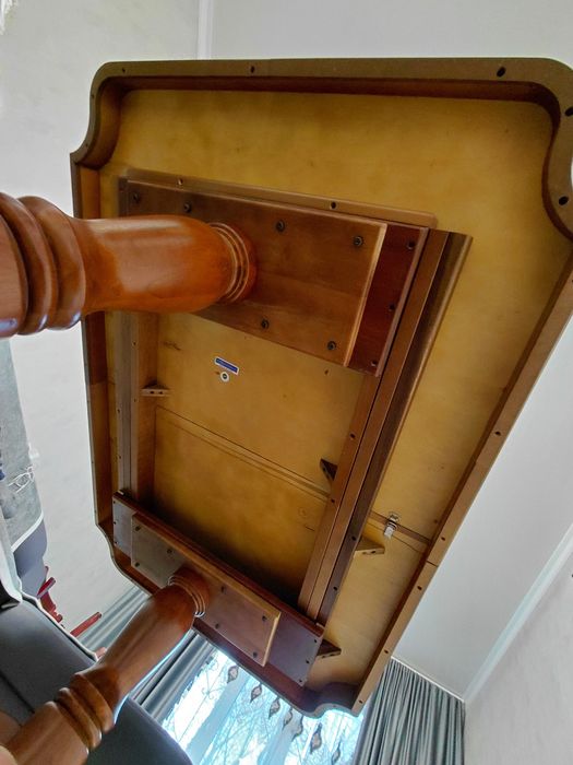 Продам стол чистое дерева и стулья