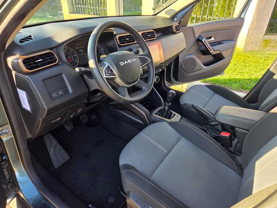 Dacia DUSTER Extreme 2023 1.0 ECO-G 100 "Adventure Line" Cedar Green GPL