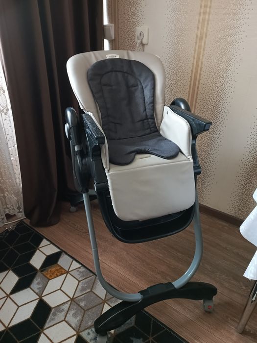 Продам стульчик для кормления.