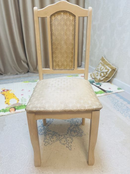 Стулья. Кухонный мебель.