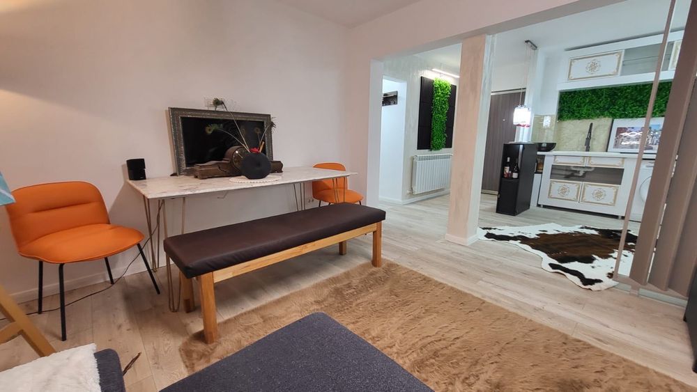 Vand apartament 3 camere