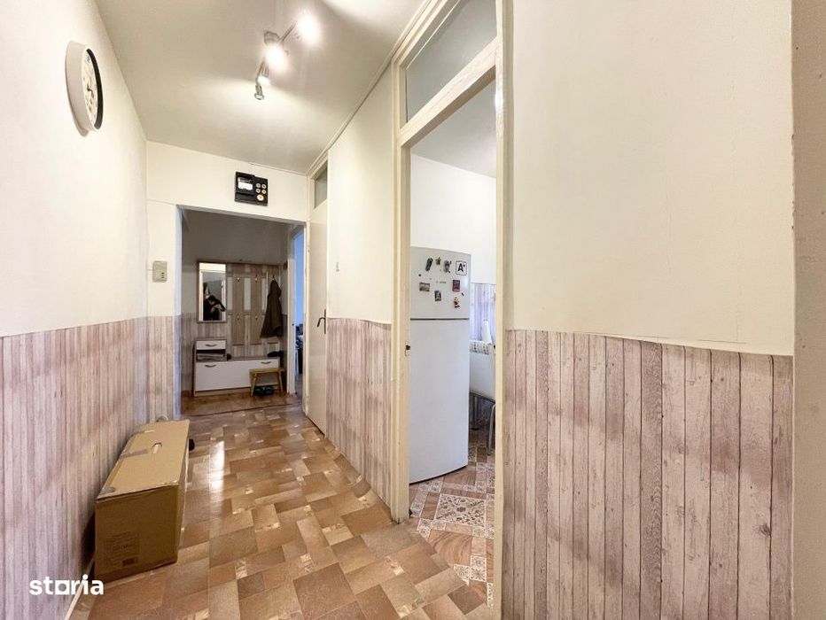 Apartament 3 camere, 2 bai, etaj 2 - Girocului