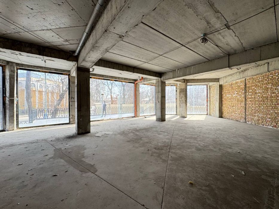 Аренда Нежилое помещение Ул. Сайрам 200 м2