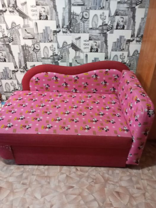 Продам диванчик детский
