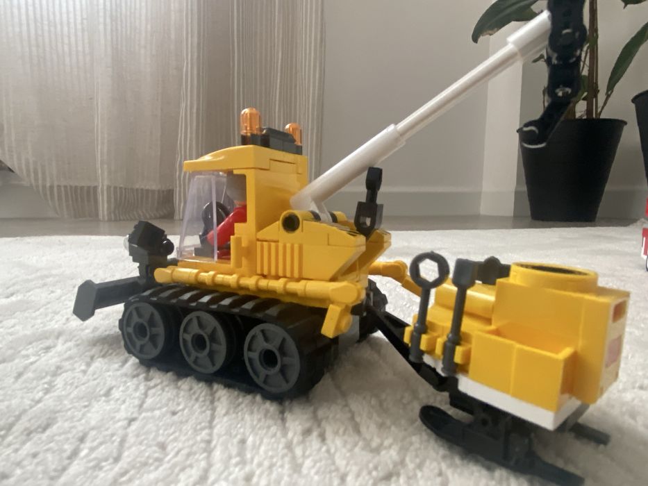 Продаю лего машину