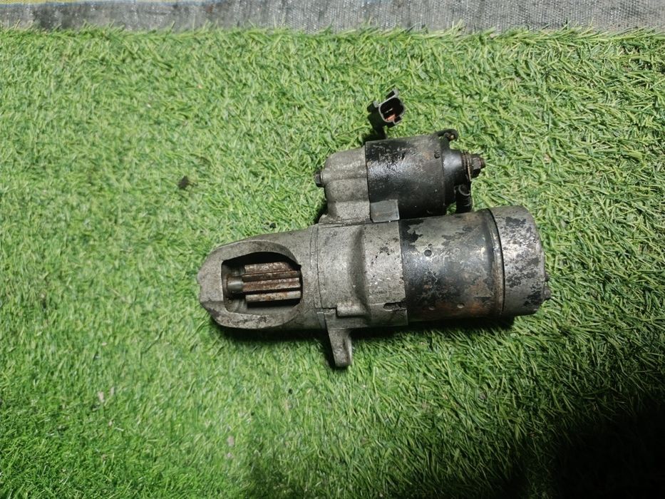 Стартер Нисан Цефиро. Продам