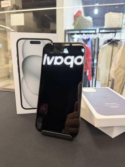 Продам iphone 15 128Gb Black 82akb