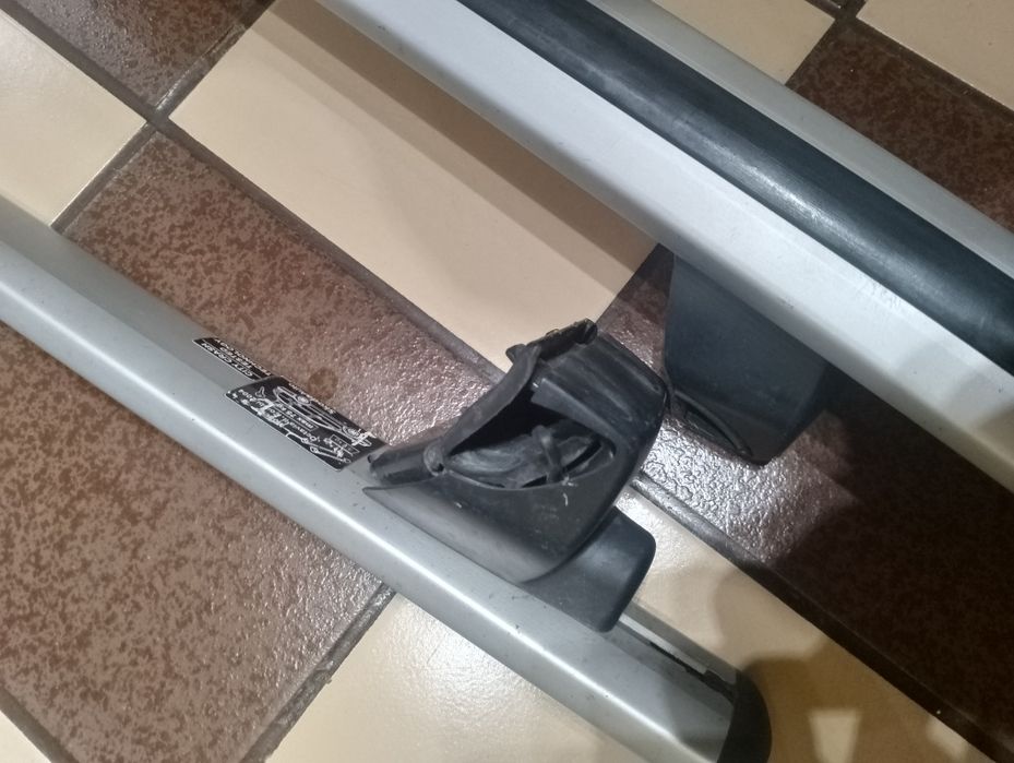 Багажник -греди Шкода Октавия 2 -комби -оригинален