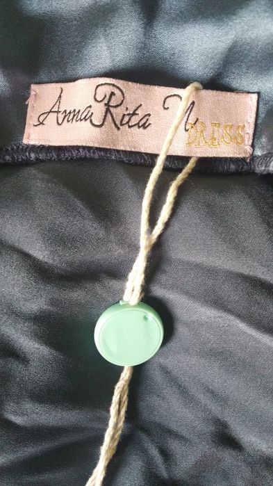 Платье 100% шелк, новое, нарядное