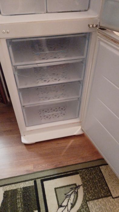 Холодильник Бирюса