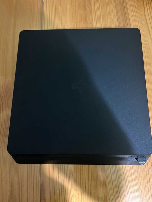 Плейстейшън 4, 2 джойстика и игри