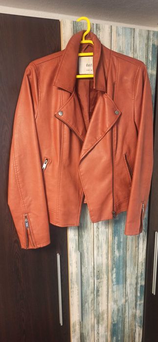 Кожено яке за 15 евро