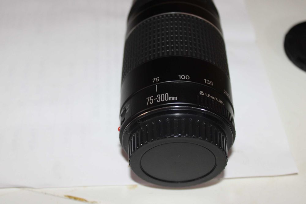 obiectiv Canon EF 75-300mm f/4-5.6 III