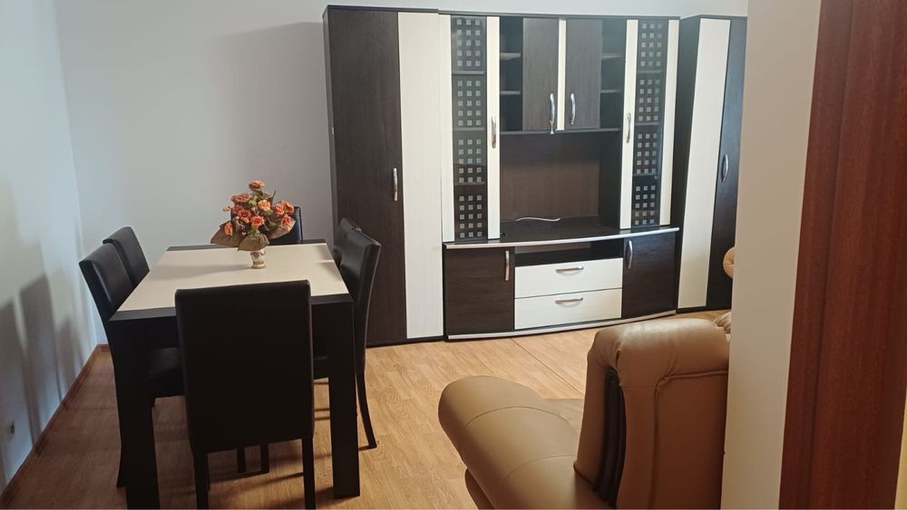 Apartament 3 camere, de vanzare