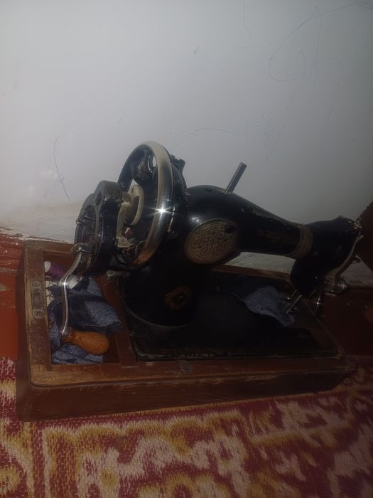 Ручная швейная машина