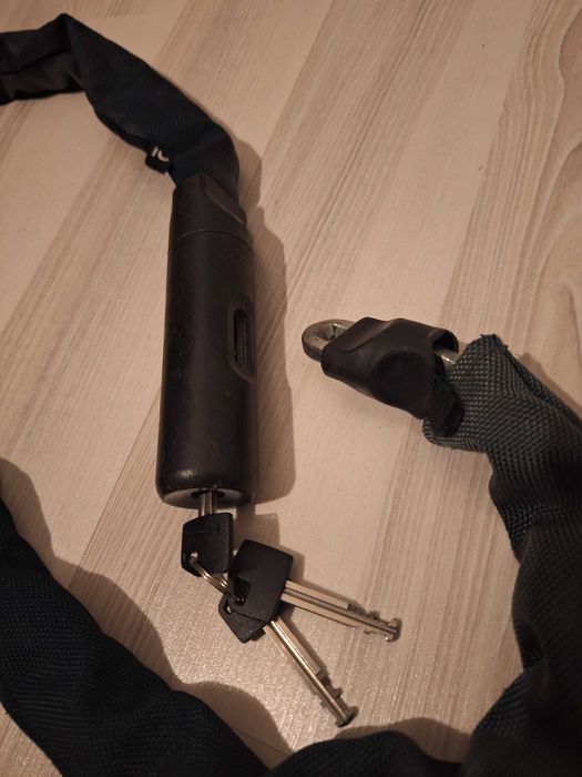 Vand Antifurt bicicletă lanț 500 L Decathlon, lungime 110 cm. Pentru 2 biciclete, Zale de 6 mm, se vinde cu 3 chei.