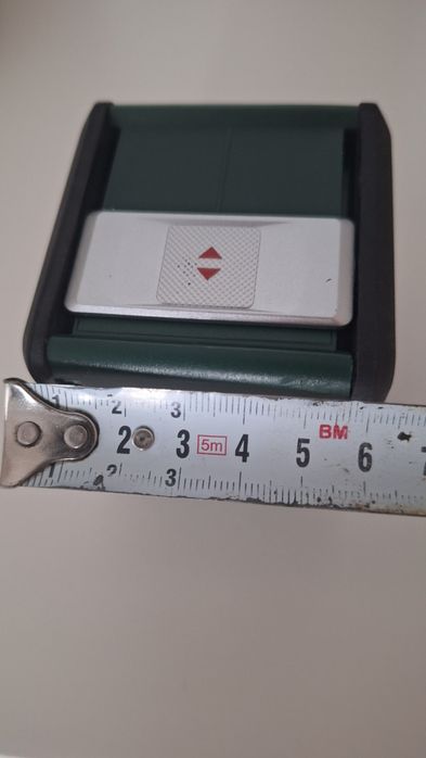 Nivela laser Bosch Quigo III cu linii in cruce