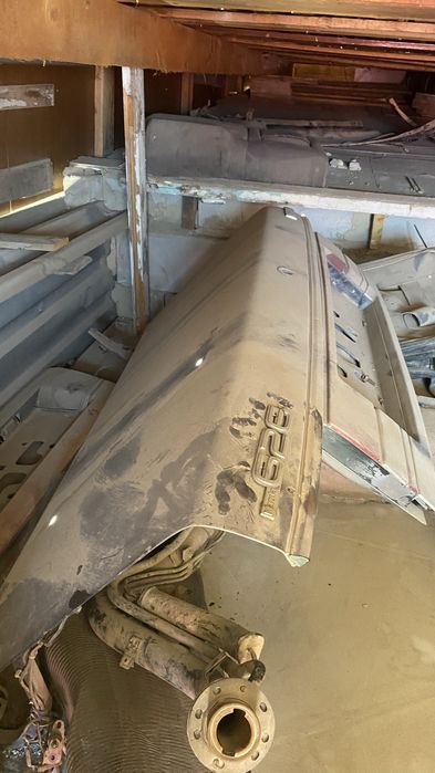 Продам бампера на мазду 626 боковое зеркало бак  крыло