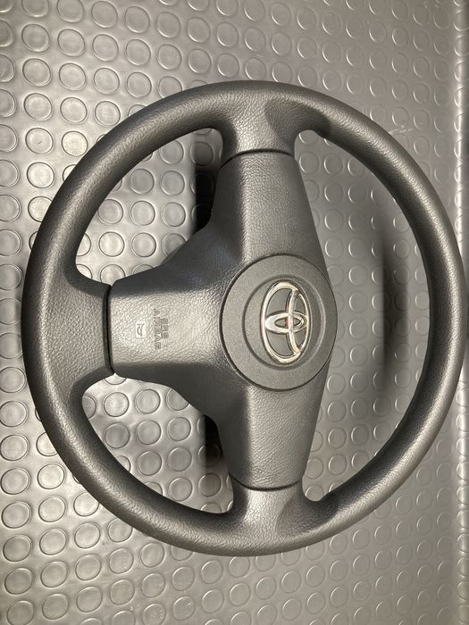 Волан с еърбег за тойота рав4/Toyota Rav4 06-08г