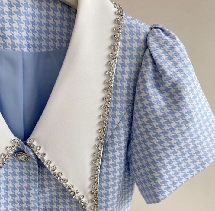 Платье легкой ткани