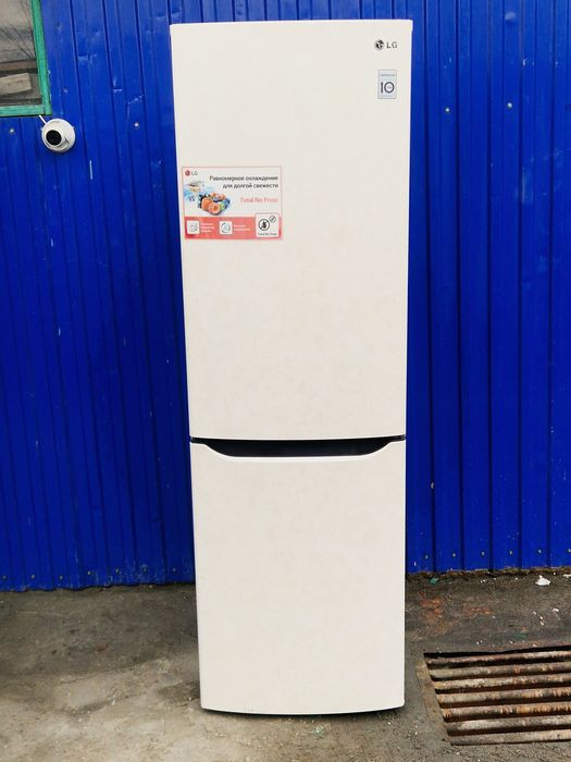 Холодильник " LG "