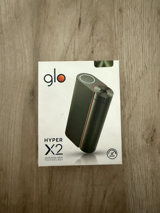 Aparat aspire si glo, plus pipă.