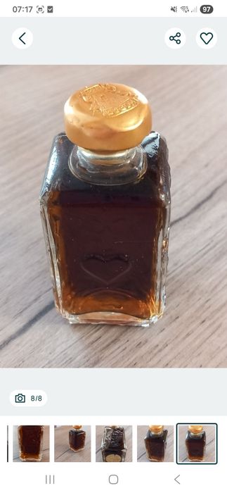 Esenta parfum Hobar 80 ani.