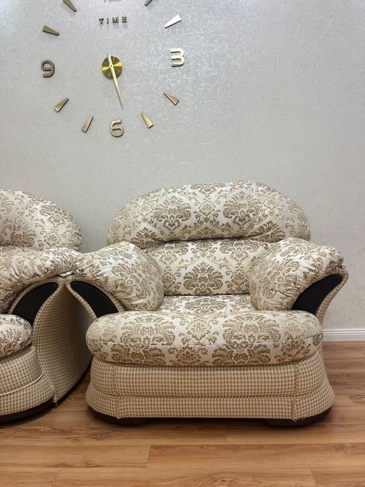 Продам диван угловой с креслом