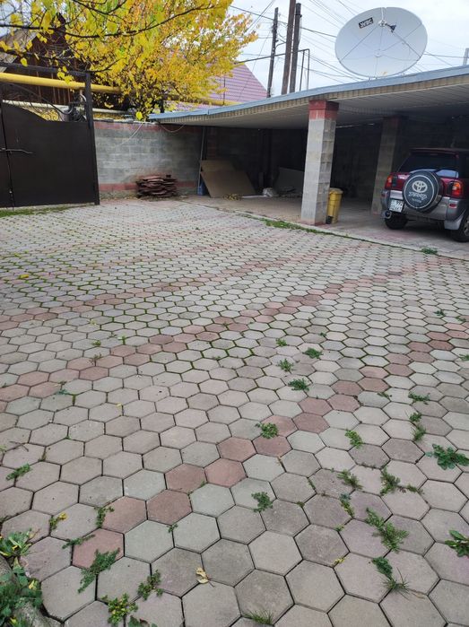 Продам дом в Баганашыле 370 м.кв. 5.35 соток.