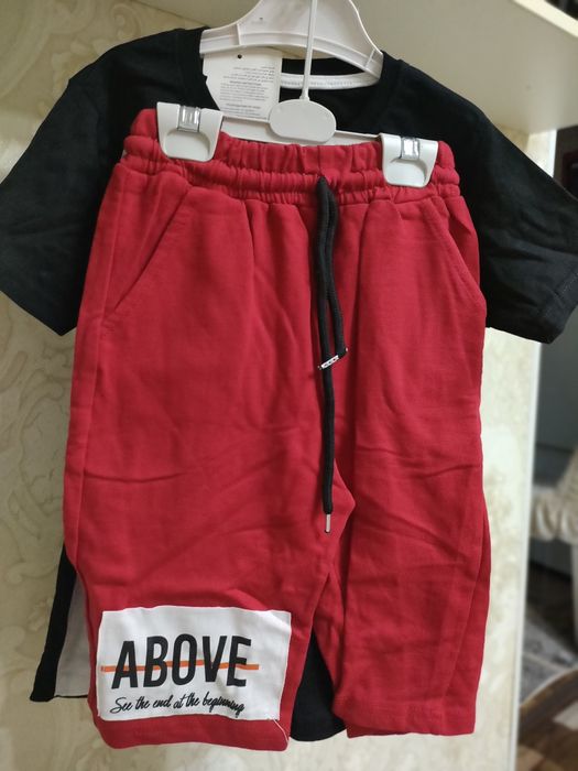 Продам два костюма двойка