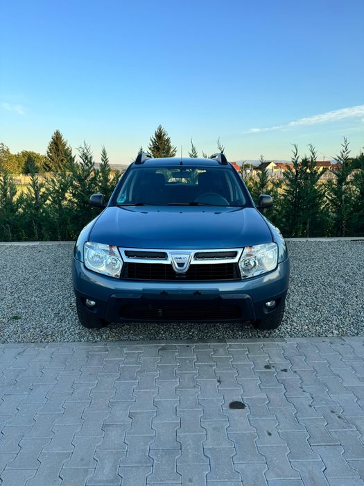Vând Dacia Duster