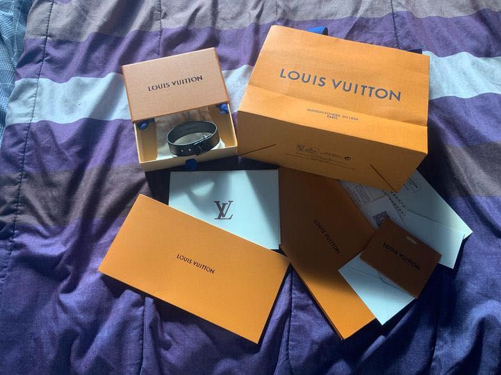 Bratara Slim Louis Vuitton Baneasa • OLX.ro