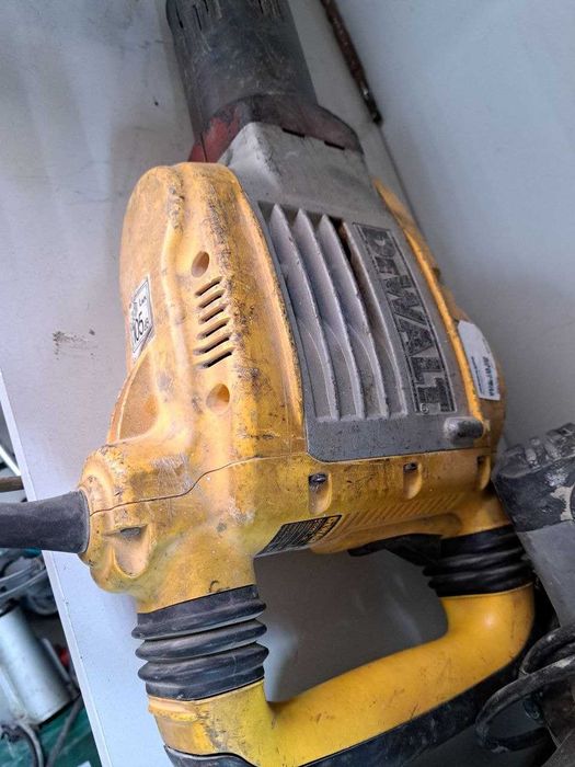 Отбойный молоток DeWalt (550700 г. Кокшетау, ул. Абая 128, 21)