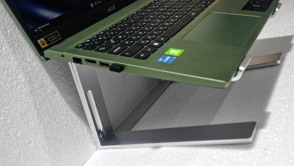 Стойка за лаптоп, Gembird, 15,6 инча, алуминий, сребрист