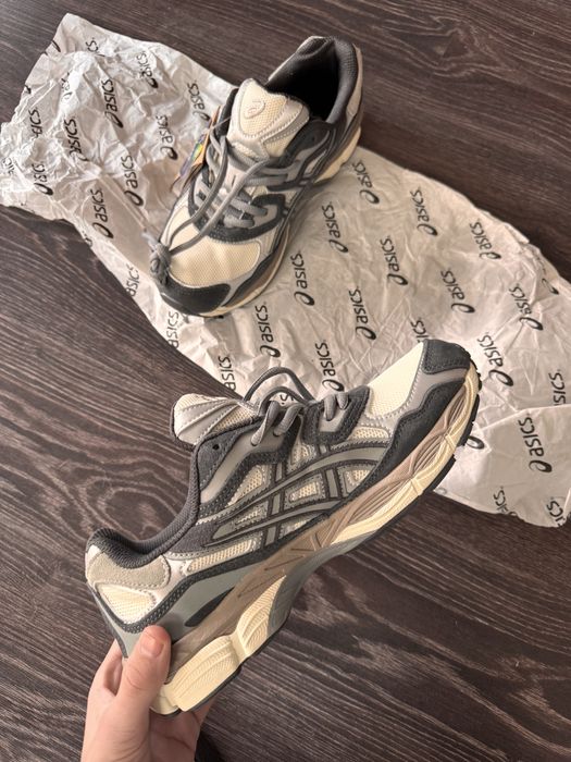 papuci asics marimea 42,5