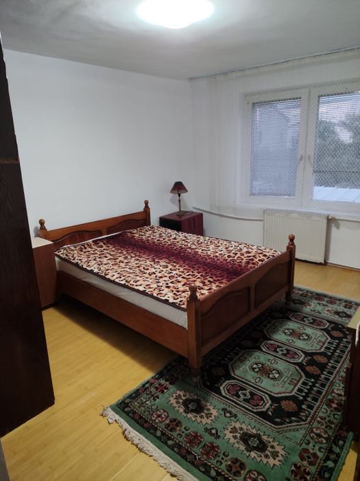 Inchiriez apartament