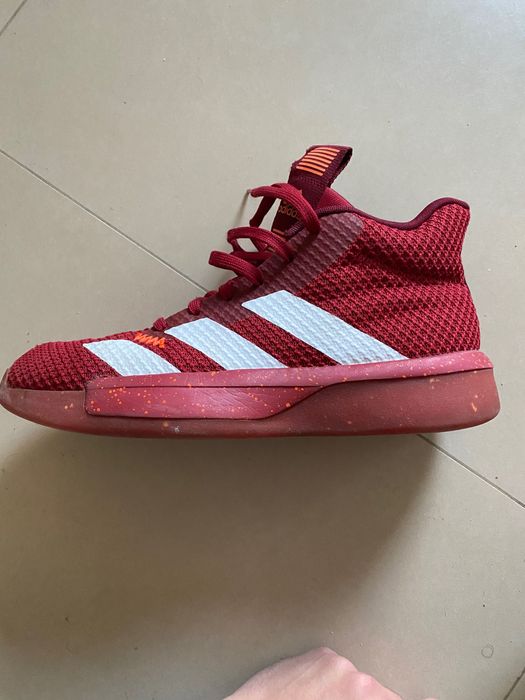URGENT adidas culoare rosu,talpa foam,baschet,300 lei URGENT