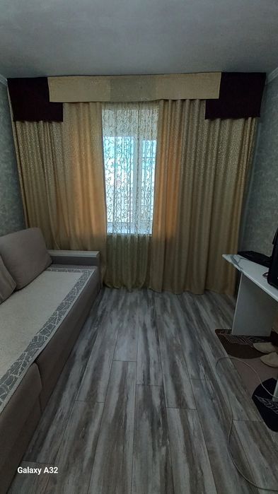 Продам шторы  в отличном состоянии