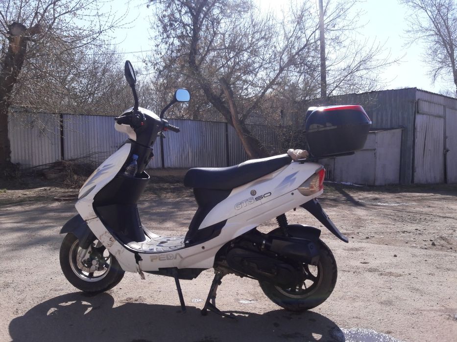 Скутер 50куб  реда gts50