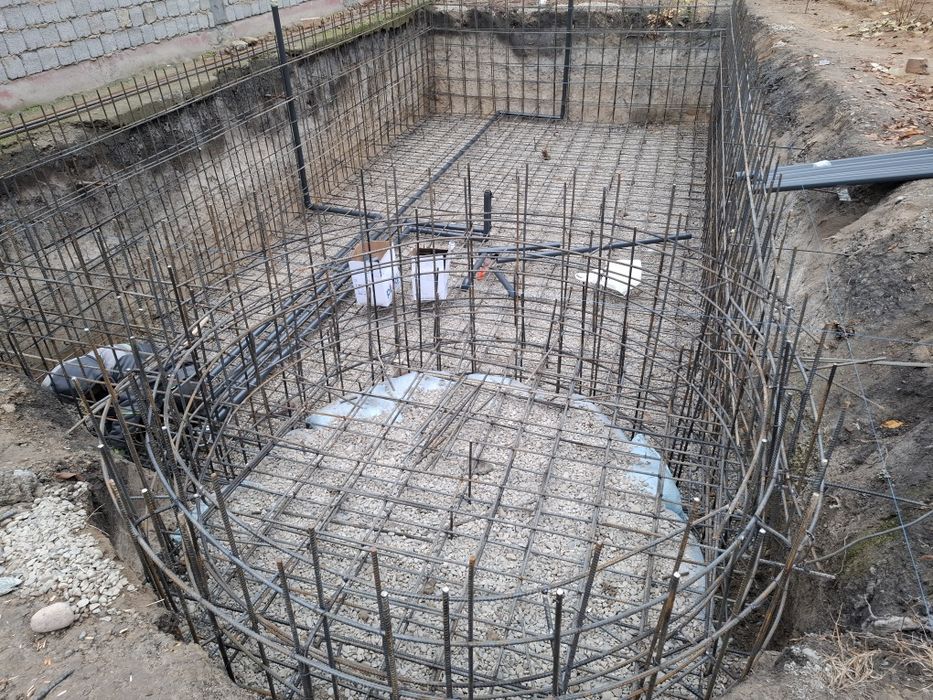 Ремонт бассейн установка фильтр  и насосы.