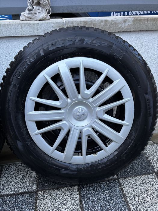 Roti Peugeot cu anvelope de iarna+capace+prezoane