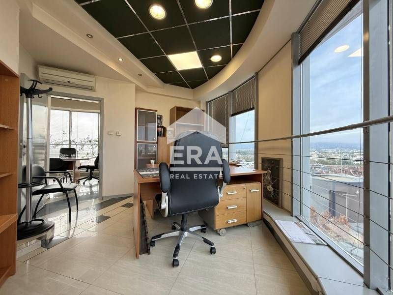 Дава се под наем Офис в София, Лозенец - 630 кв.м за 9456 € - Снимка #3