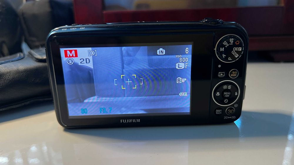 Fujifilm Finepix W3, aparat foto digital compact 3D cu dublu CCD,