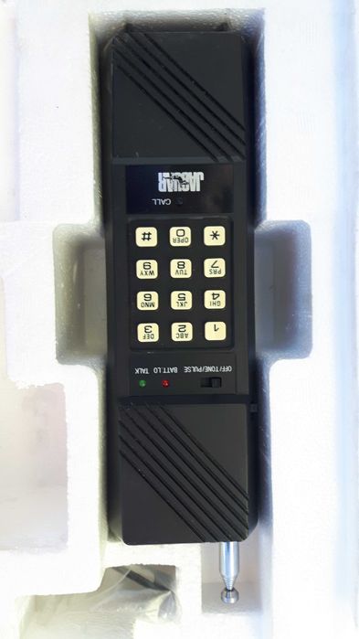 Японски ретро радиотелефон с голям обхват-мах  500км